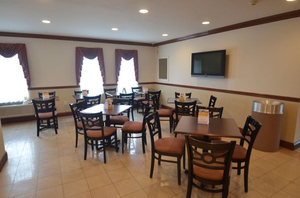 Comfort Inn & Suites Quakertown Bagian luar foto