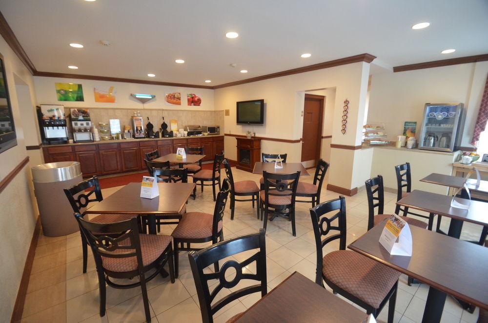 Comfort Inn & Suites Quakertown Bagian luar foto