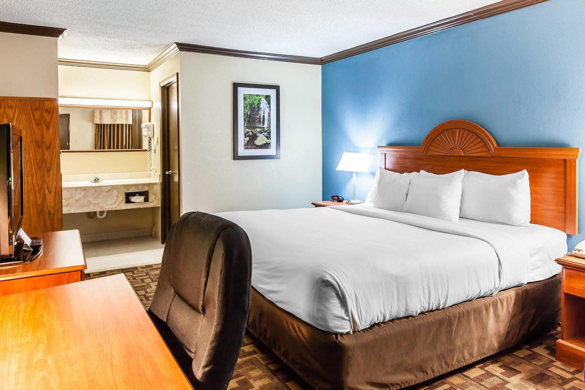 Comfort Inn & Suites Quakertown Bagian luar foto
