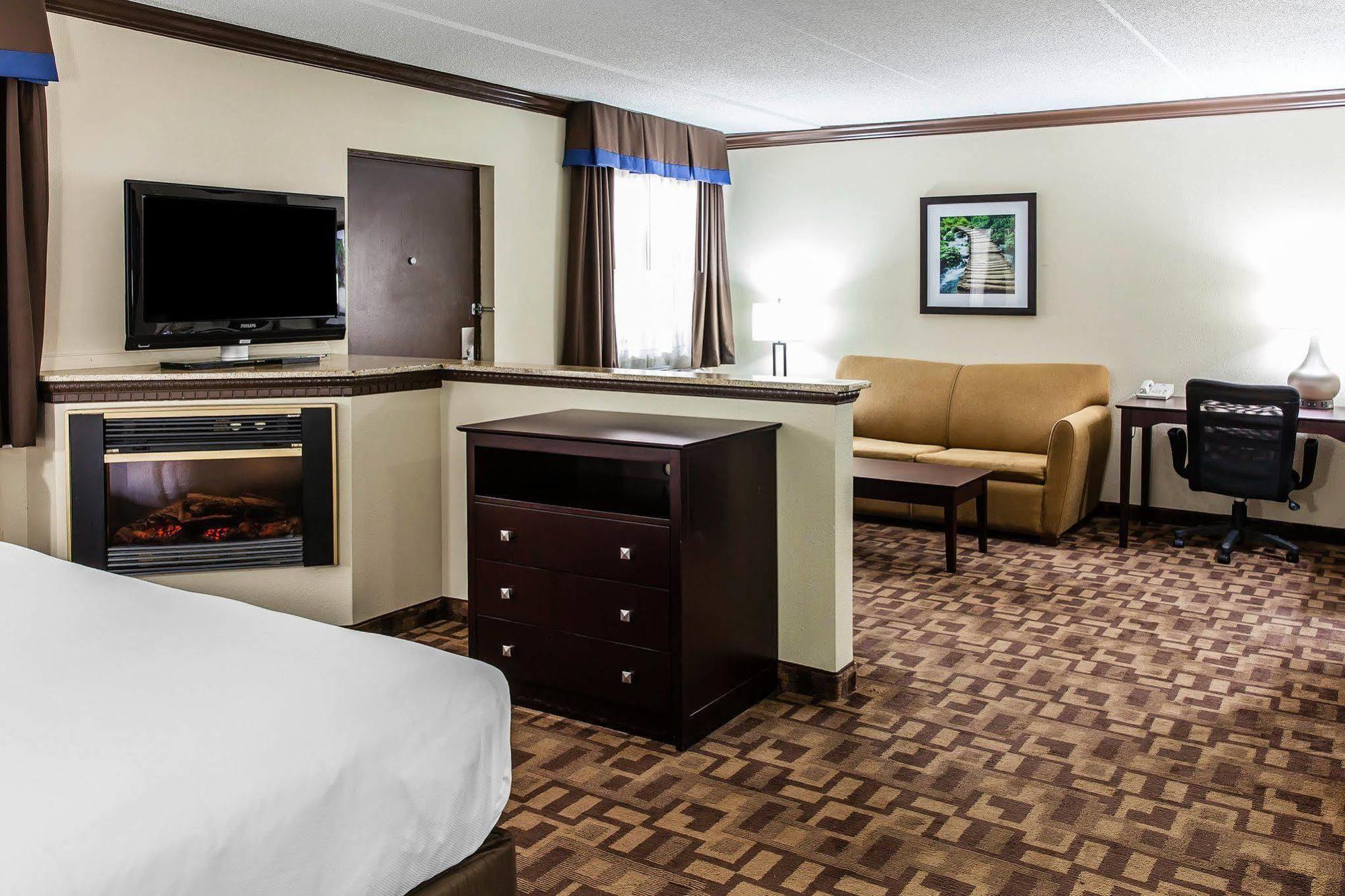 Comfort Inn & Suites Quakertown Bagian luar foto
