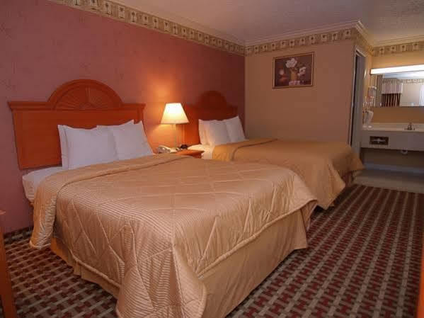 Comfort Inn & Suites Quakertown Bagian luar foto
